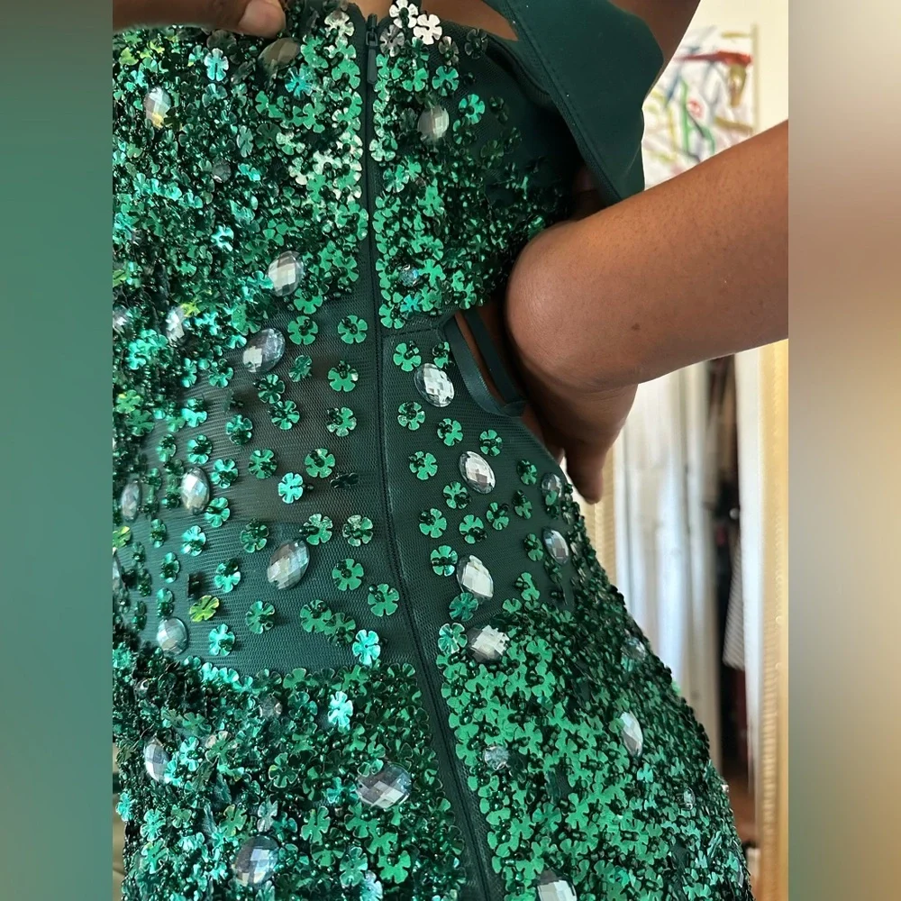 Elegant Green Evening Gown  Size M - Picture 12 of 13